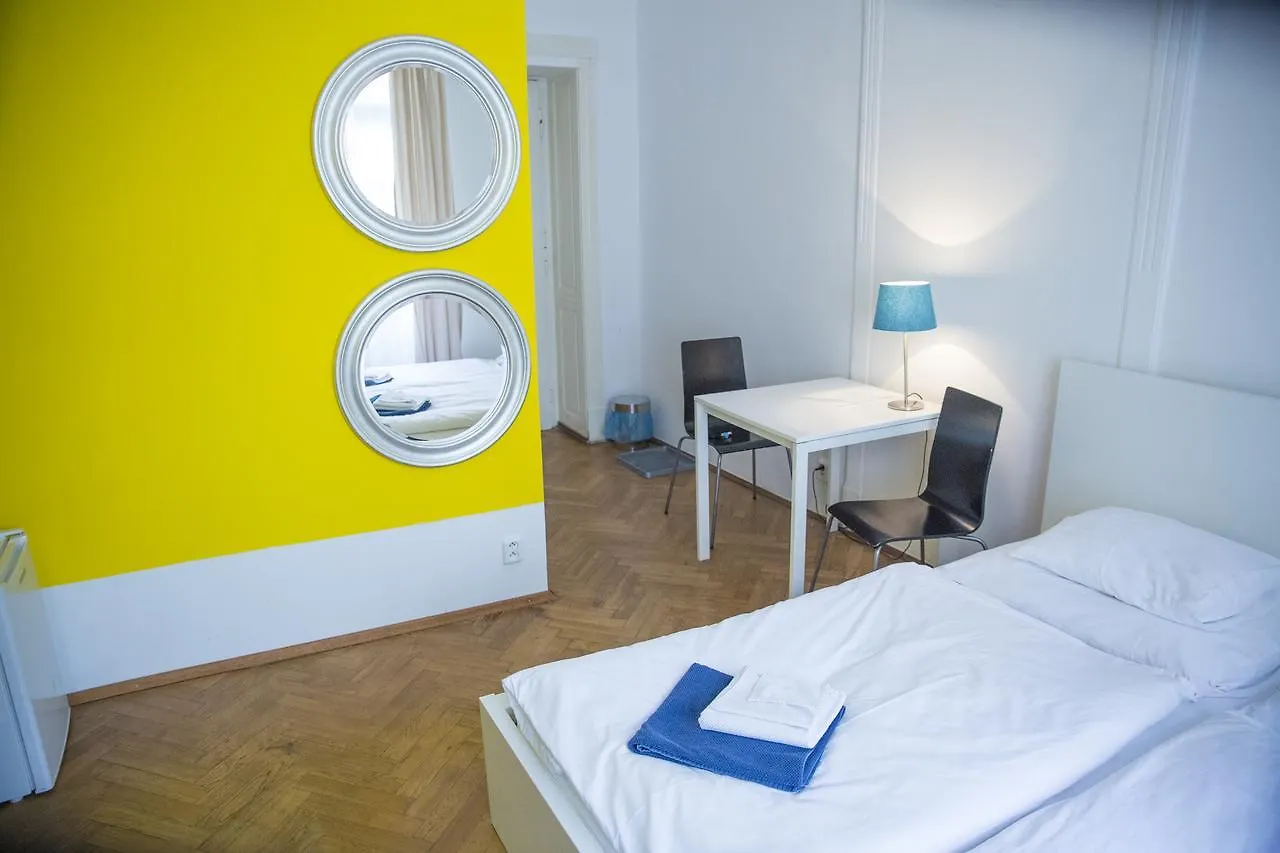 Hostal Budget Apartment Praga República Checa