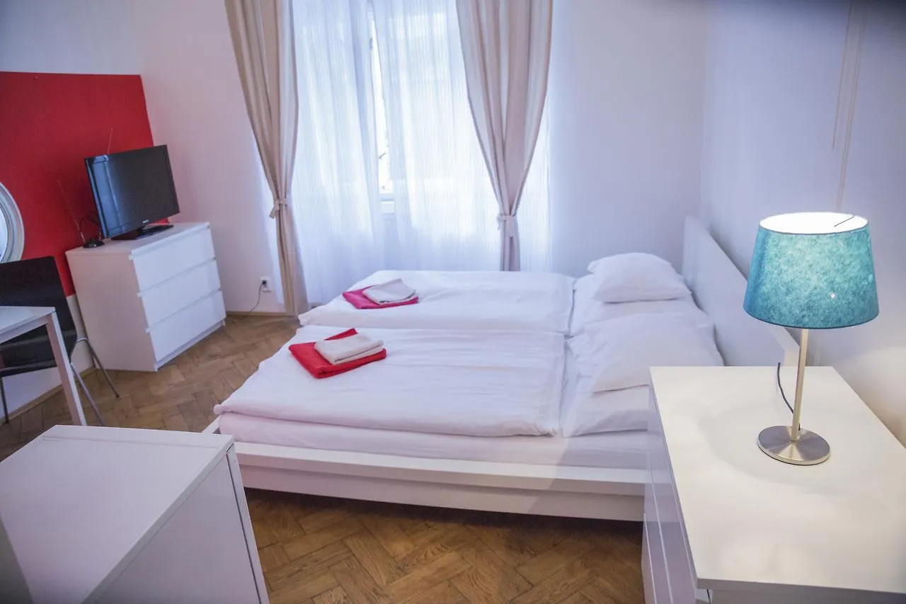 Hostal Budget Apartment Praga