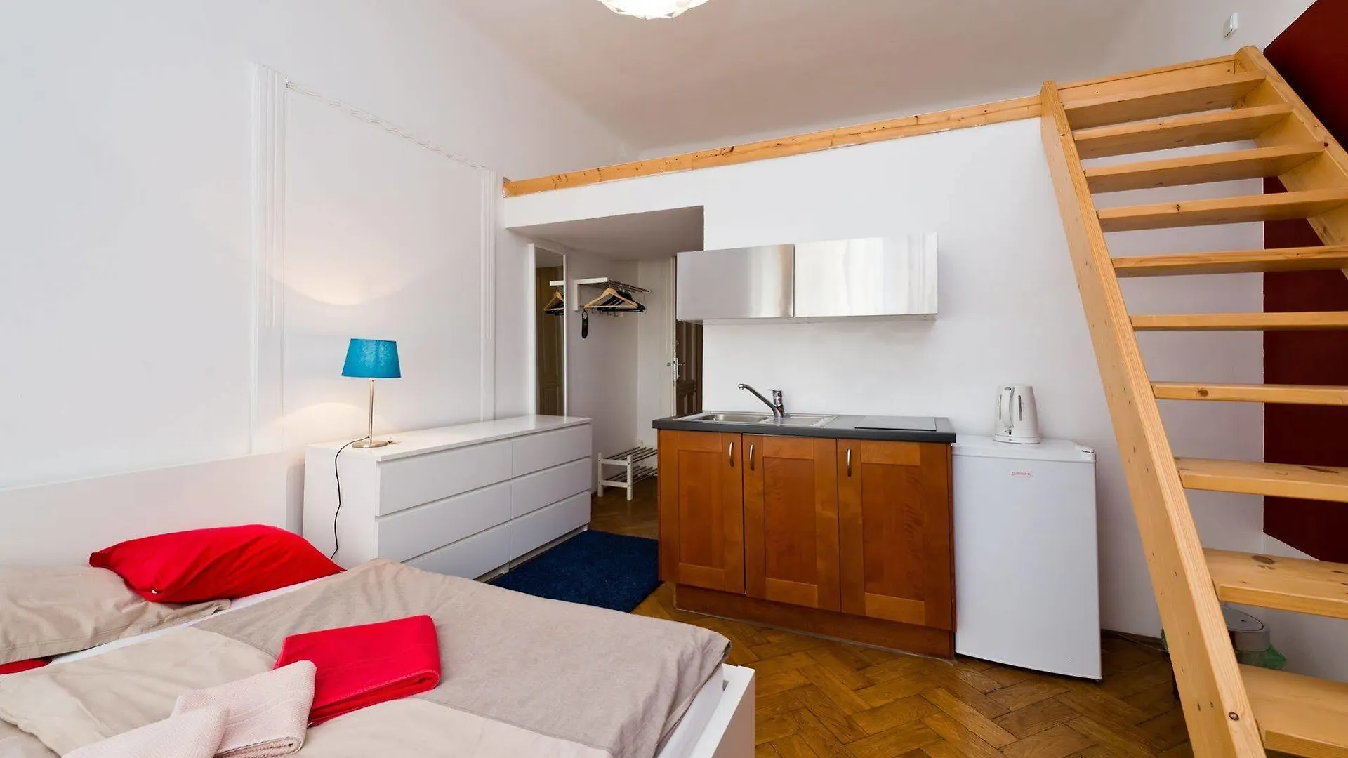 Budget Apartment Praga 0*,