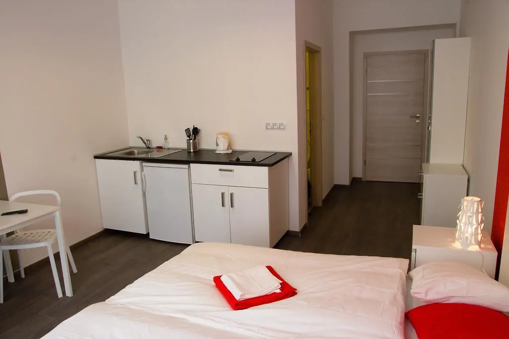 אכסניה פראג Budget Apartment